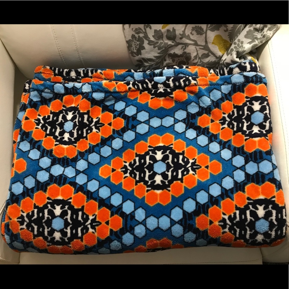Vera Bradley XL Throw Blanket in Marrakesh Beads